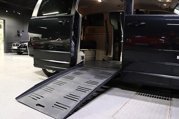 Dodge Grand Caravan 13 of 24