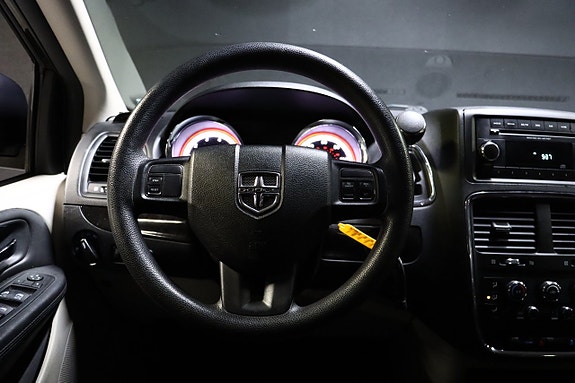 Dodge Grand Caravan 21 of 24