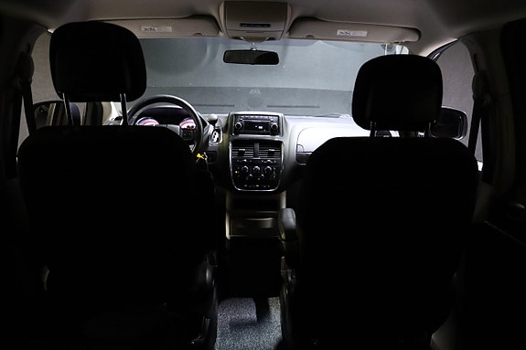 Dodge Grand Caravan 18 of 24