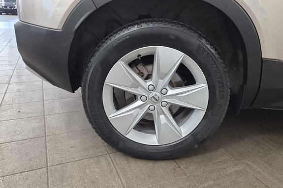 Volvo XC40 17 of 23