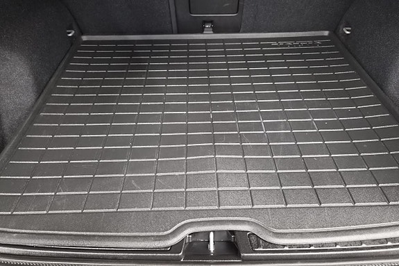 Volvo XC40 13 of 23
