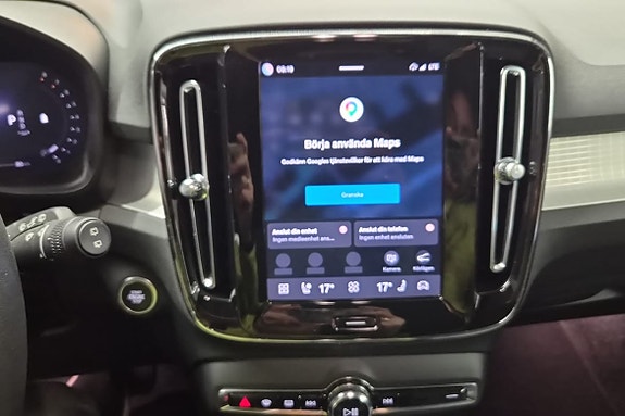 Volvo XC40 16 of 23