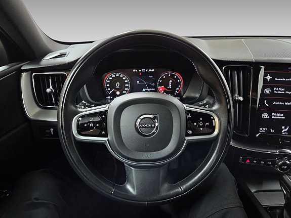 Volvo XC60 9 of 19
