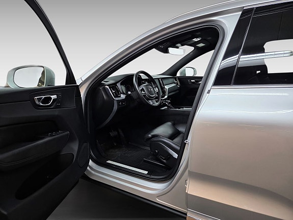 Volvo XC60 15 of 19