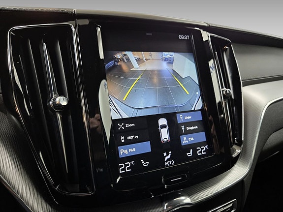Volvo XC60 13 of 19