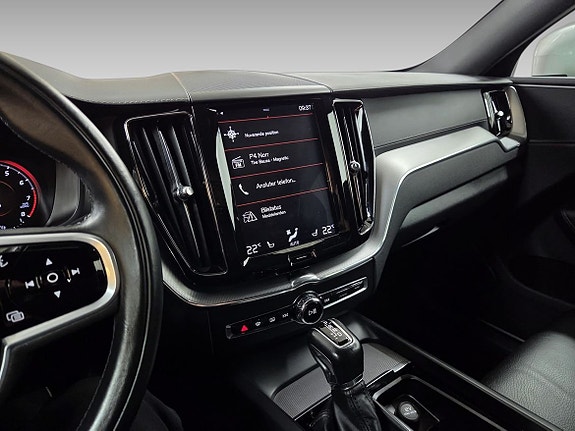 Volvo XC60 10 of 19