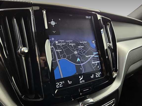 Volvo XC60 11 of 19