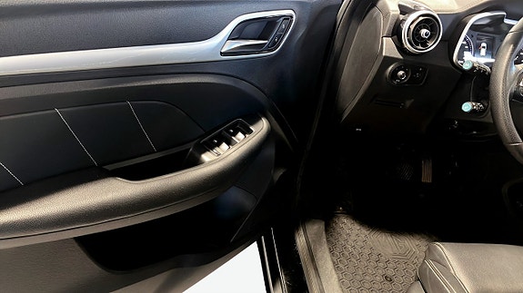 MG ZS EV 11 of 15