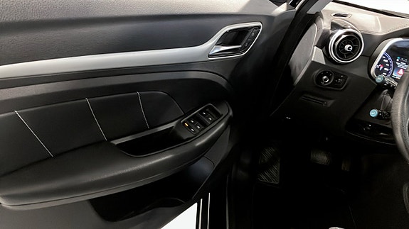 MG ZS EV 11 of 15