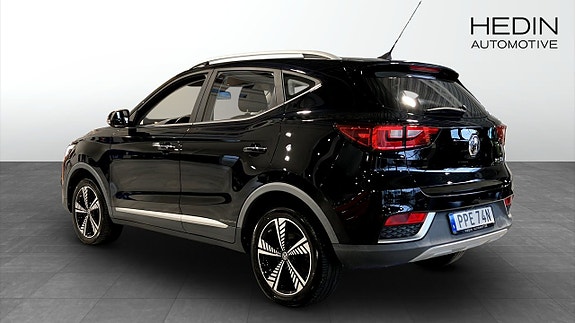 MG ZS EV 2 of 15