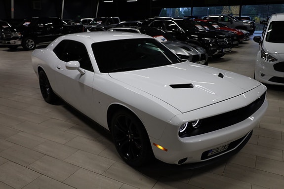 Dodge Challenger 7 of 18