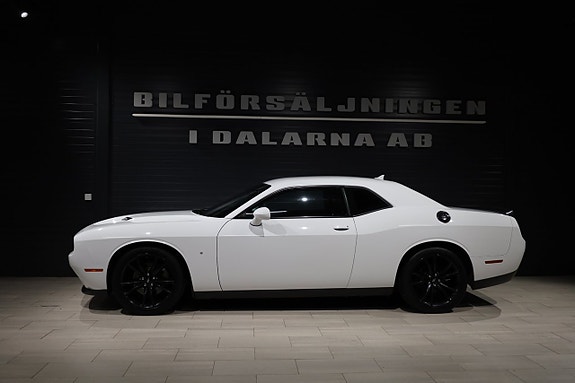 Dodge Challenger 3 of 18
