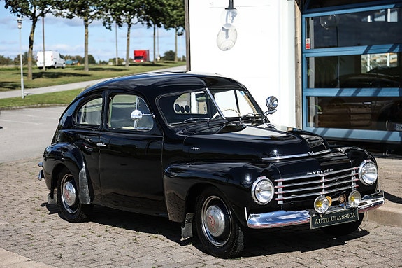 Volvo PV444 2 of 15