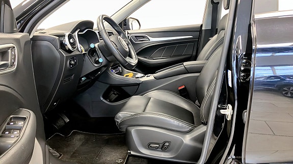 MG ZS EV 7 of 16