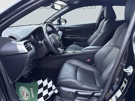 Toyota C-HR 14 of 18