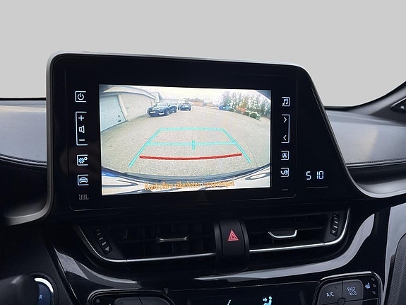 Toyota C-HR 17 of 18