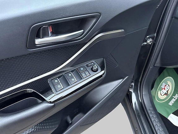 Toyota C-HR 15 of 18