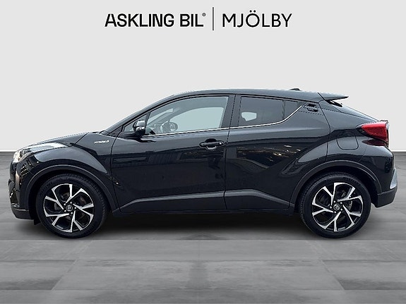 Toyota C-HR 4 of 18