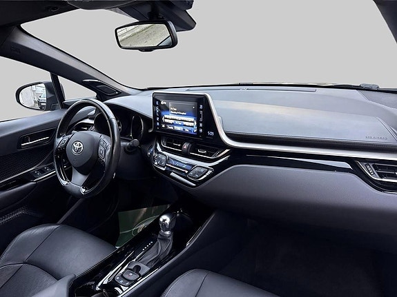 Toyota C-HR 7 of 18