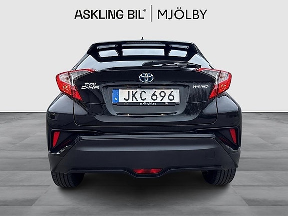 Toyota C-HR 5 of 18