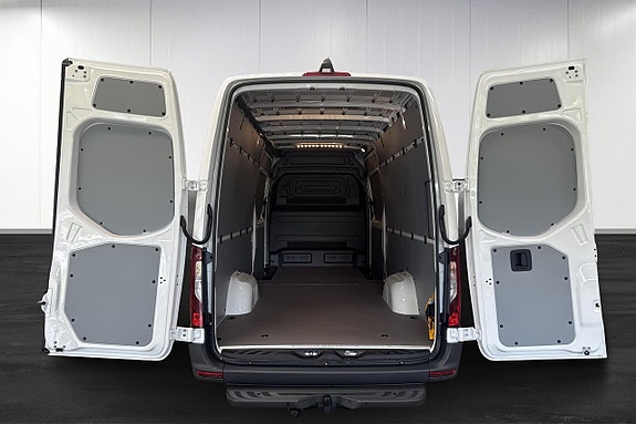 Mercedes-Benz eSprinter 420 15 of 16