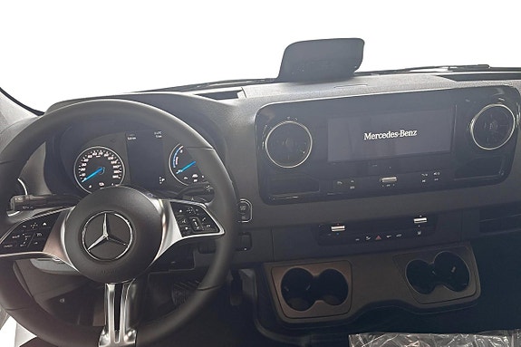 Mercedes-Benz eSprinter 420 7 of 16