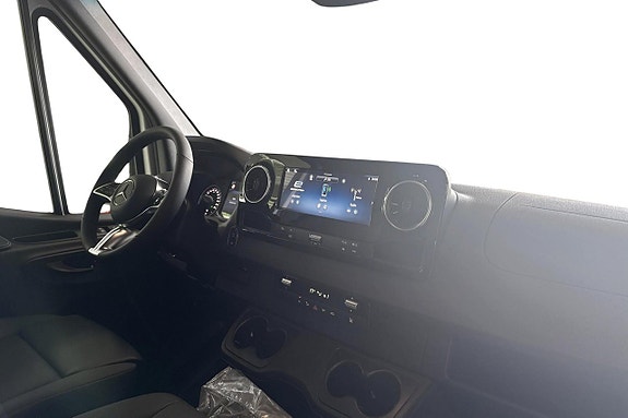 Mercedes-Benz eSprinter 420 8 of 16