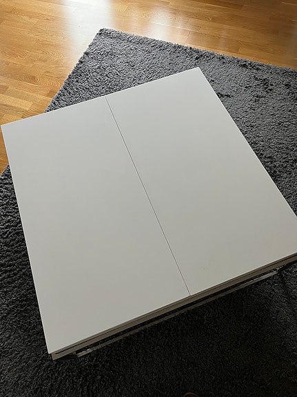 Vitt soffbord med förvaring