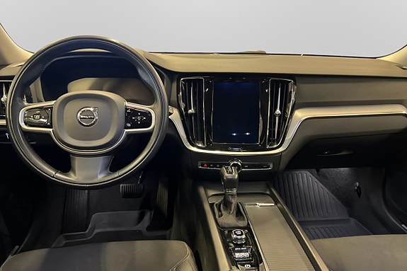 Volvo V60 Cross Country 4 of 9