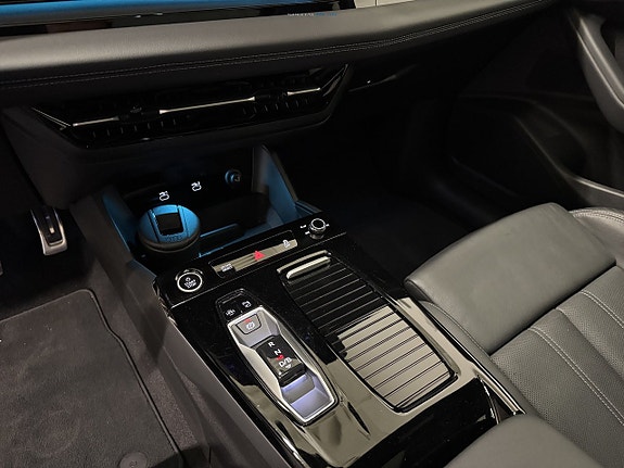 Audi Q6 e-tron 9 of 29