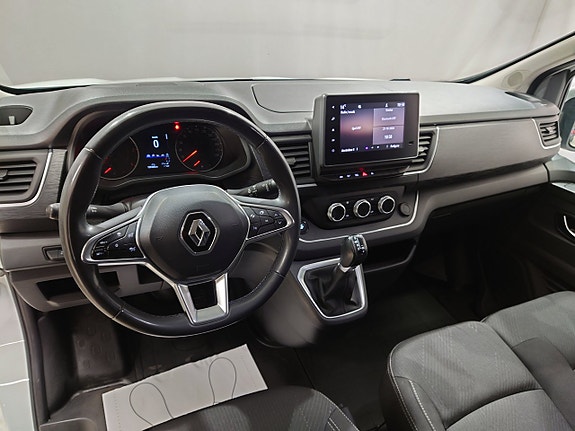 Renault Trafic 8 of 16