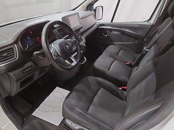 Renault Trafic 7 of 16