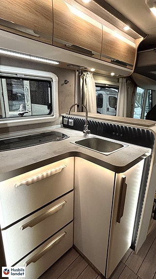 Knaus Sky I 700 LX 7 of 13