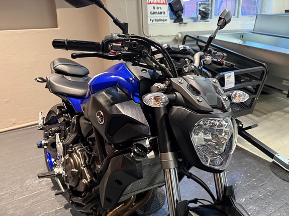 Yamaha MT-07 2 of 8