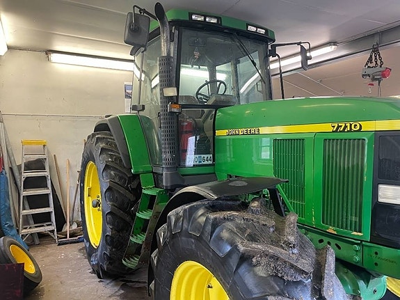 John Deere 7710 PQ 2 of 5
