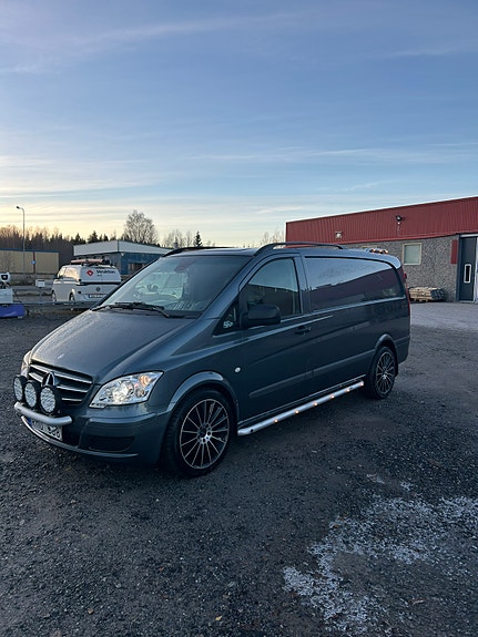 Mercedes-Benz Vito 122 2 of 8