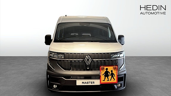 Renault Master 8 of 12