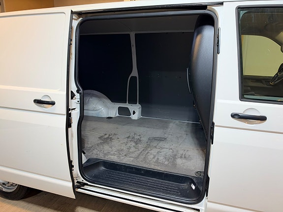 Volkswagen Transporter 21 of 24