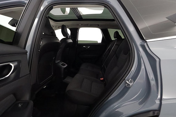 Volvo XC60 12 of 28