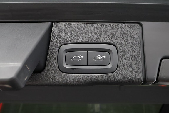 Volvo XC60 28 of 28