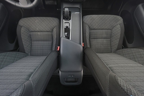 Volvo XC60 14 of 28