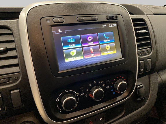 Renault Trafic 12 of 20