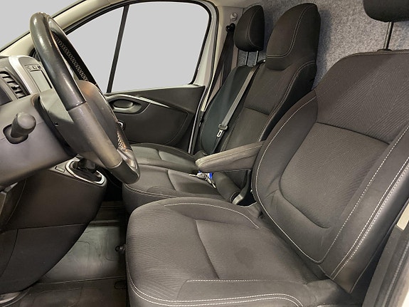 Renault Trafic 9 of 20