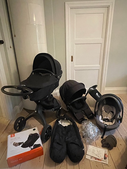 Stokke Xplory V6 barnvagnspaket med babyskydd och bas samt tillbehör