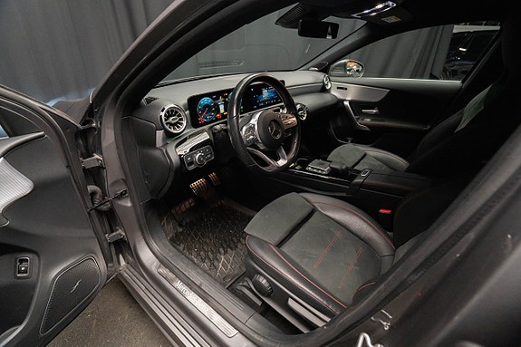 Mercedes-Benz A 250 e 18 of 25