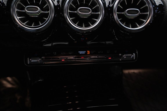 Mercedes-Benz A 250 e 24 of 25