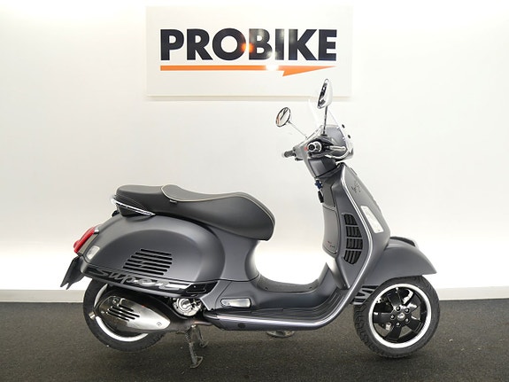 Vespa 300 GTS Super Sport