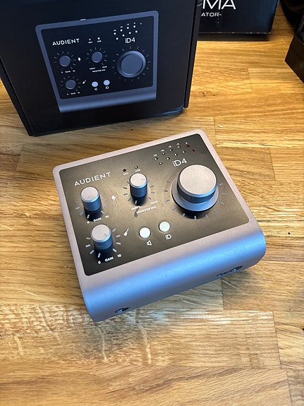 Product image 1 of 5