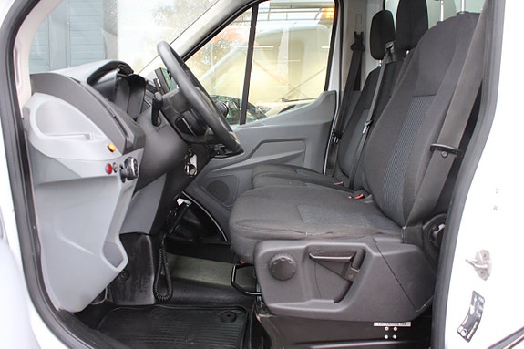 Ford Transit 24 of 29