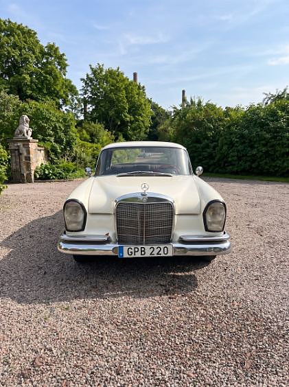 Mercedes-Benz 220 SB 2 of 5